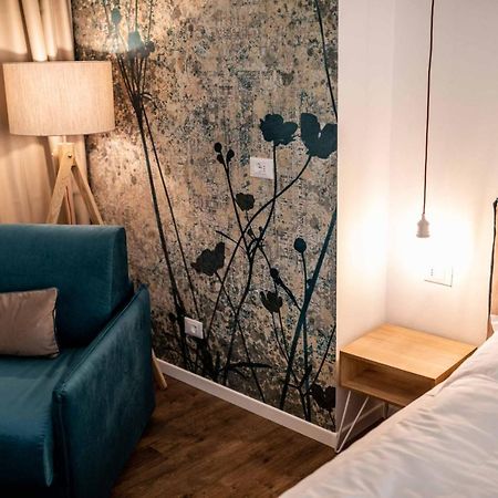 Stay Cooper L Guesthouse Zum Loewen Мерано Экстерьер фото