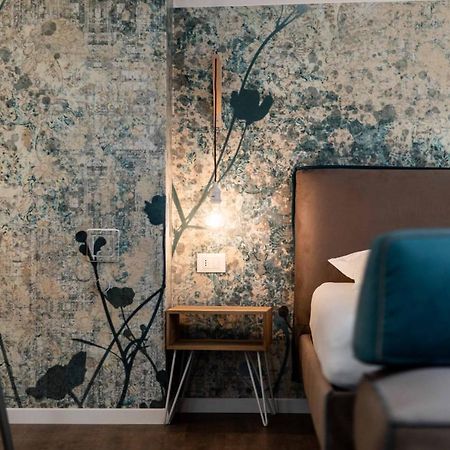 Stay Cooper L Guesthouse Zum Loewen Мерано Экстерьер фото