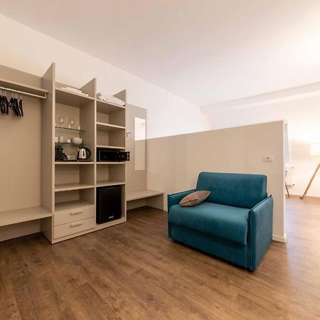 Stay Cooper L Guesthouse Zum Loewen Мерано Экстерьер фото