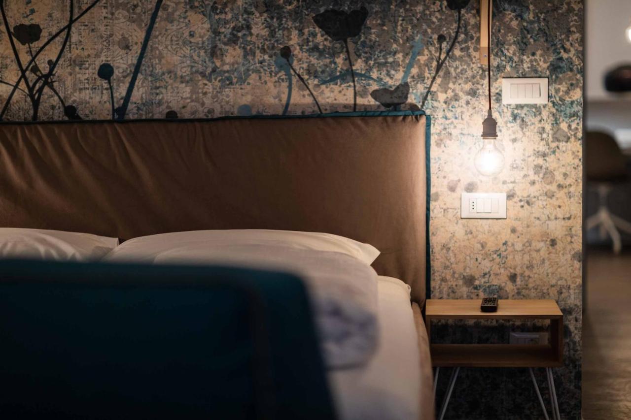 Stay Cooper L Guesthouse Zum Loewen Мерано Экстерьер фото