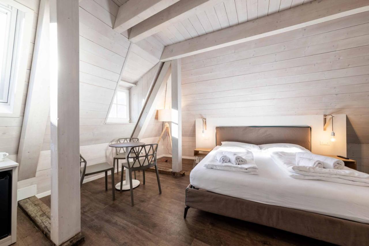 Stay Cooper L Guesthouse Zum Loewen Мерано Экстерьер фото