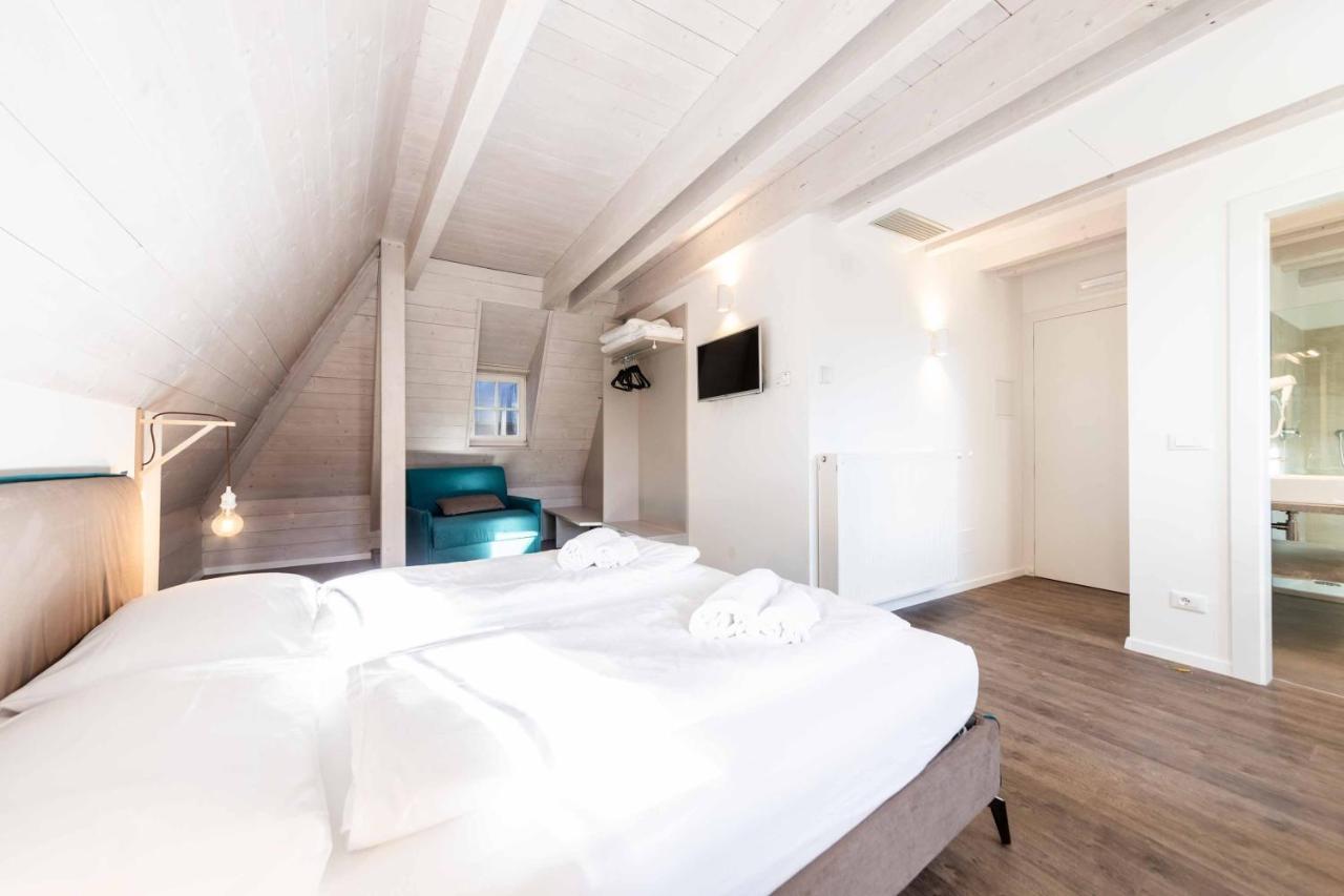 Stay Cooper L Guesthouse Zum Loewen Мерано Экстерьер фото