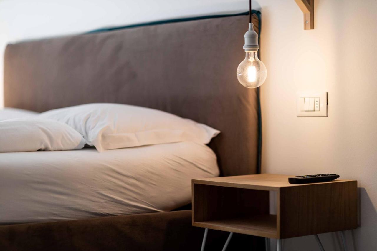 Stay Cooper L Guesthouse Zum Loewen Мерано Экстерьер фото