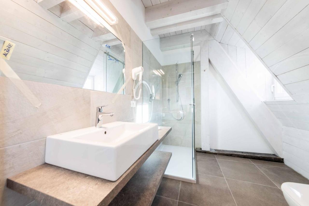 Stay Cooper L Guesthouse Zum Loewen Мерано Экстерьер фото