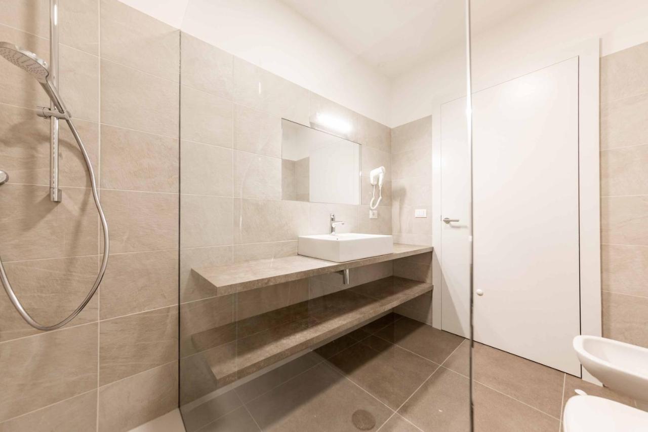 Stay Cooper L Guesthouse Zum Loewen Мерано Экстерьер фото